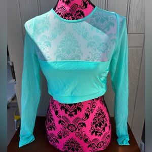 NWOT Forever 21 Cropped Top Activewear Size Large